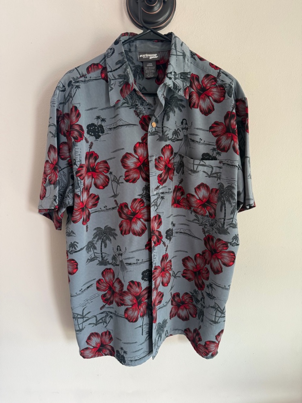 Extreme Gear Mens Large Grey Red Hibiscus Floral Hula Tropical Aloha Camp Shirt